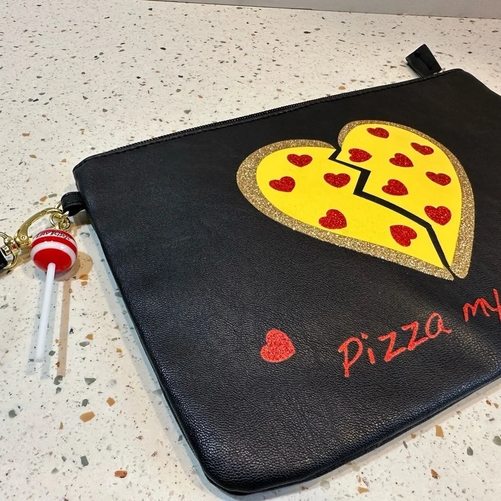 Betsy Johnson‎ Pizza My Heart Wristlet Clutch
